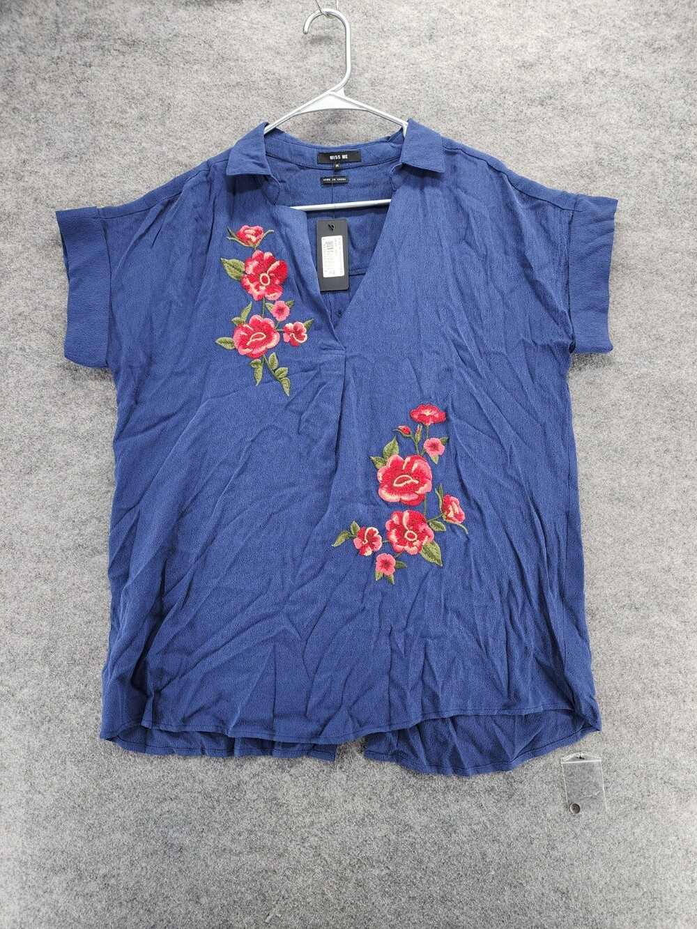 Miss Me Shirt Womens Medium Short Sleeve Blue Floral V Neck